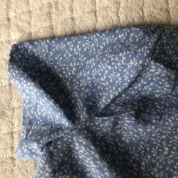 NEW cropped blue & white floral wrap top - Picture 12 of 12